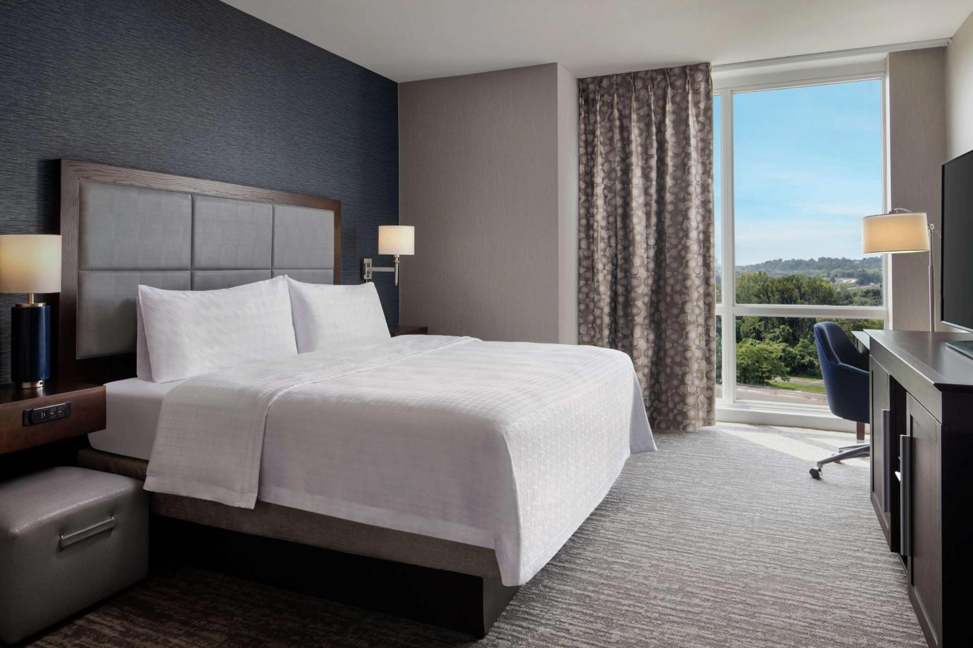Hampton Inn & Suites Teaneck/Glenpointe Exteriér fotografie