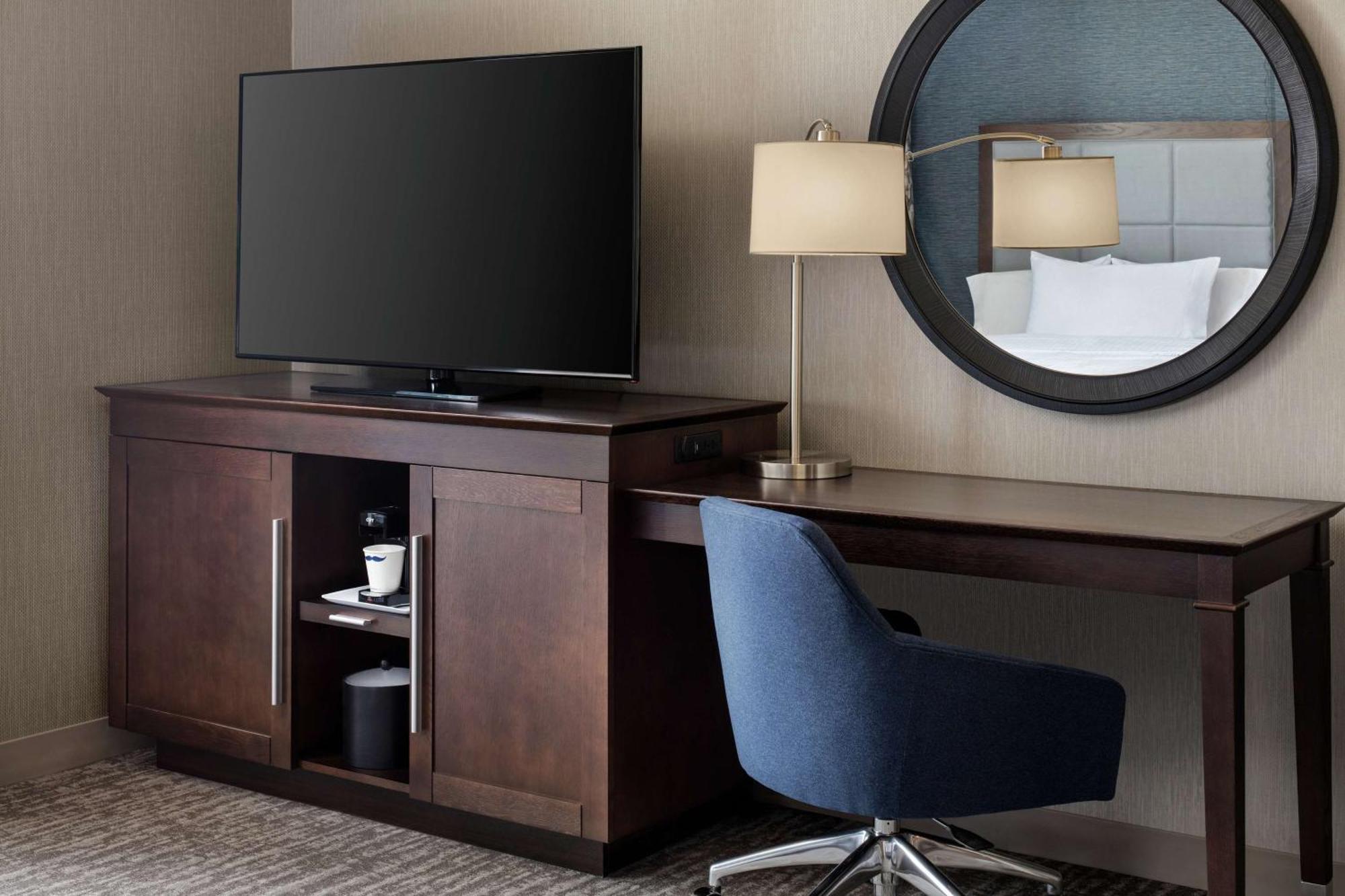 Hampton Inn & Suites Teaneck/Glenpointe Exteriér fotografie